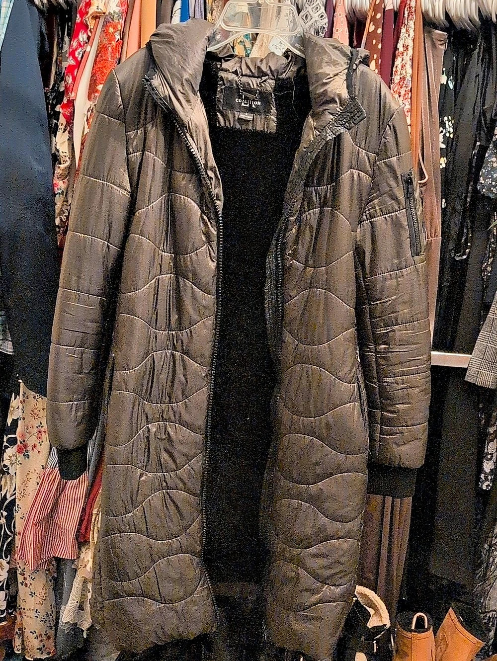 Fur Lined Long Puffer Quilted Coat Jacket Hooded in Black/Olive Green Size L